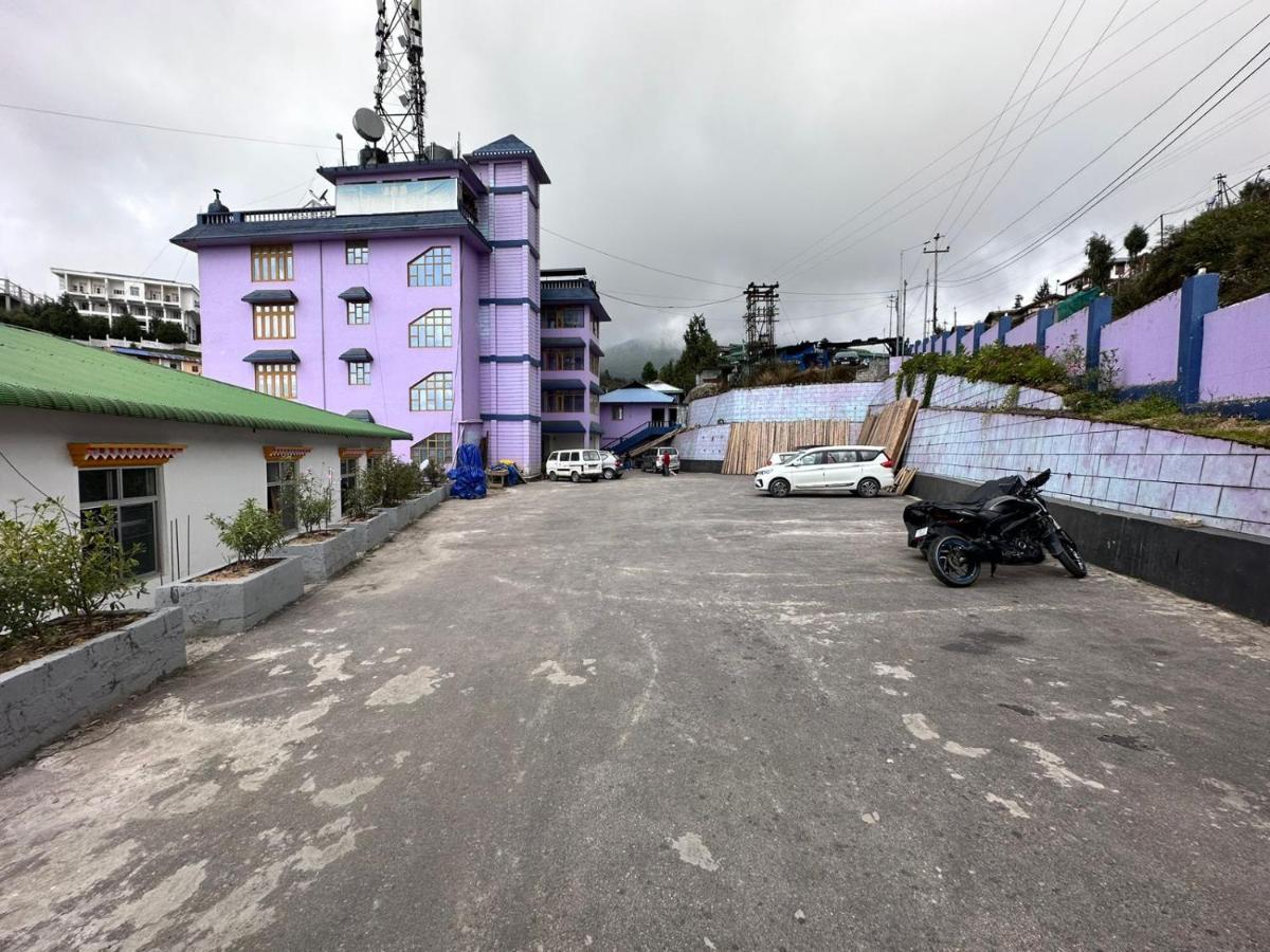 Hotel Tashi Ga Tsel Тауанг Екстериор снимка